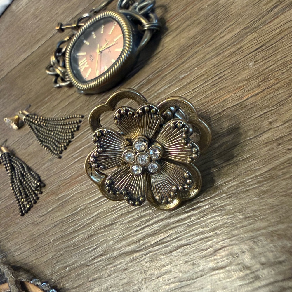 Premier Designs Gold Jewelry Collection - Picture 5 of 6